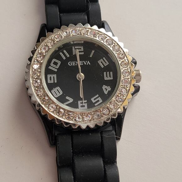 Vintage Watches Geneva Black Silicone Quartz Watch with Crystal Bezel Detail - Picture 4 of 10